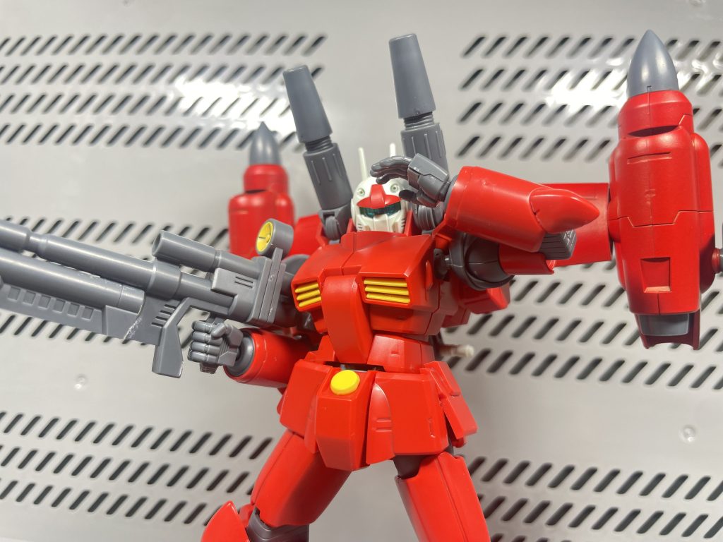 ドラグナー2カスタムから影響を受けてますパイロットは一年戦争時代のヤザン（声優ネタ） 「よーく狙って、どすこーい！」