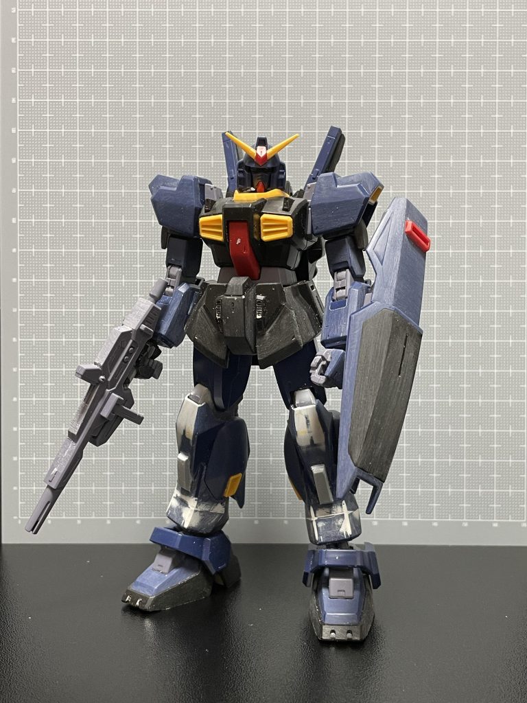 脚のシルエット変更。脛の裾当たりのアールをなだらかに変更。膝も少し薄くしつつ、鳥脚気味に感じた膝関節の逆方向への曲がり加減を変更。