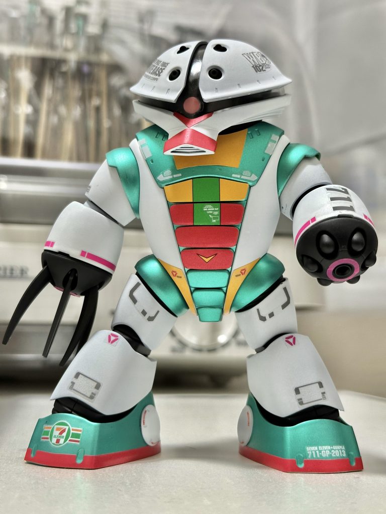 はじめてアッガイつくりましたが中々面白い作りでした。ちと今並行して2、3体一緒に作ってますので近い内にまた上げます。