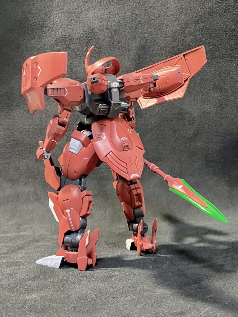 白はナスカのスチールホワイト!コレも渋くてヨキカナ顔をセンサーはフィニッシャーの赤金入れてクレのGXクリアグリーンをノーマスキングで角吹