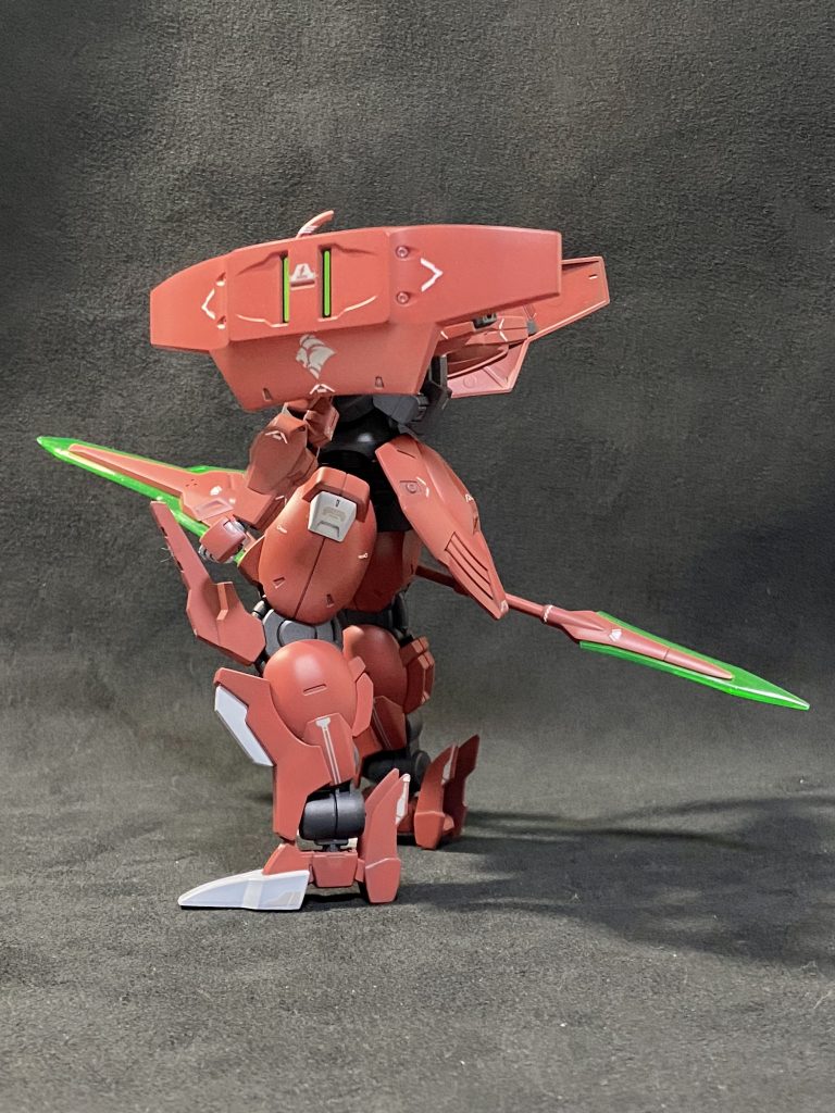 デカールはなんか適当に探して貼ろうかと思ったところ何と専用デカールを持ってましたw相変わらず指示書がないのでネットでバンダイさんにアクセスしながらスマホの画面と睨めっこしながらはりはり(一部貼ると大体画面が消えるのがメンドクサイネ)