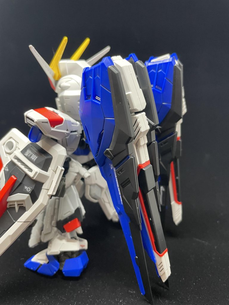 しっかり写っていませんがリフレクションカットというパーツがチラ見えです。