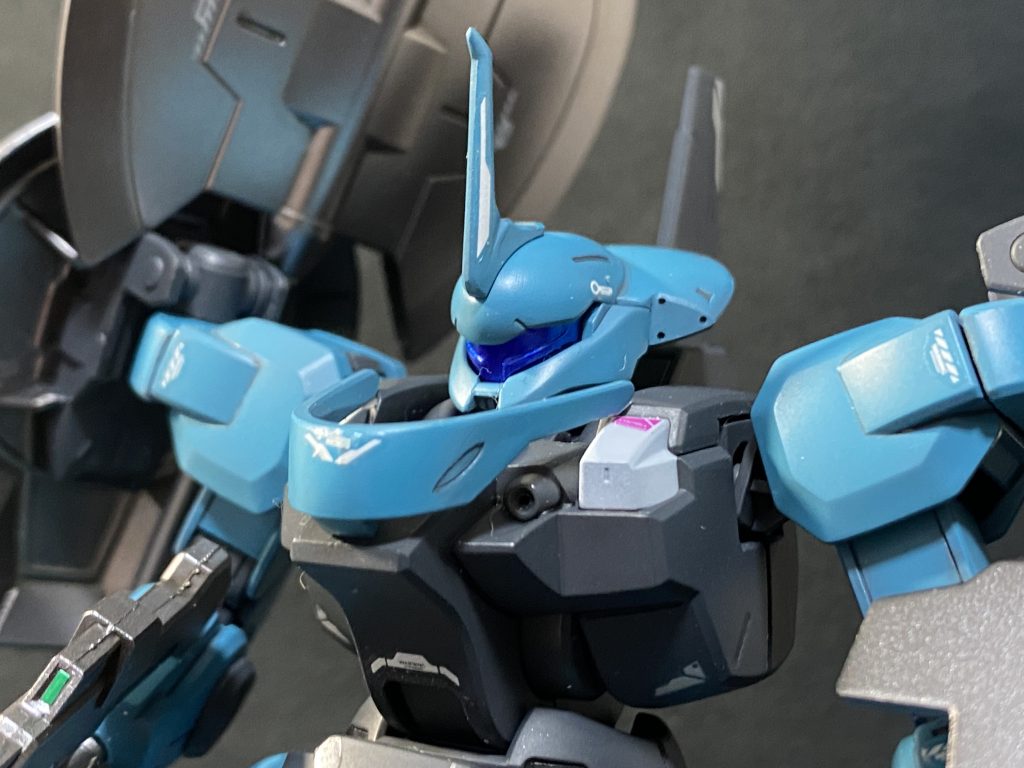 ジリ貧必死なジェターク寮もーラウダ機は絶対にありえないので部品どりトレードマークのカブトムシは適当に切って胸当てにチェンジ装甲も武器もぼっシューとで盛り盛り