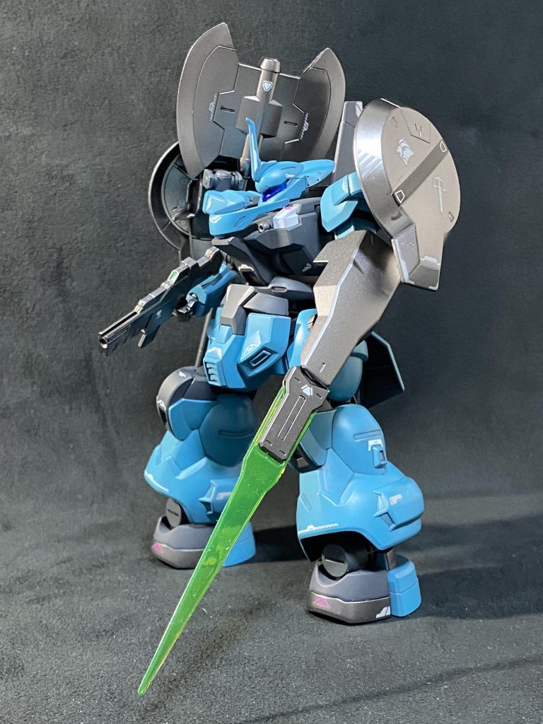 もともと火器が心許ない通常機…少しでも生還率が上がればとシールドにサーベルをつけてなんまいだぶ〜