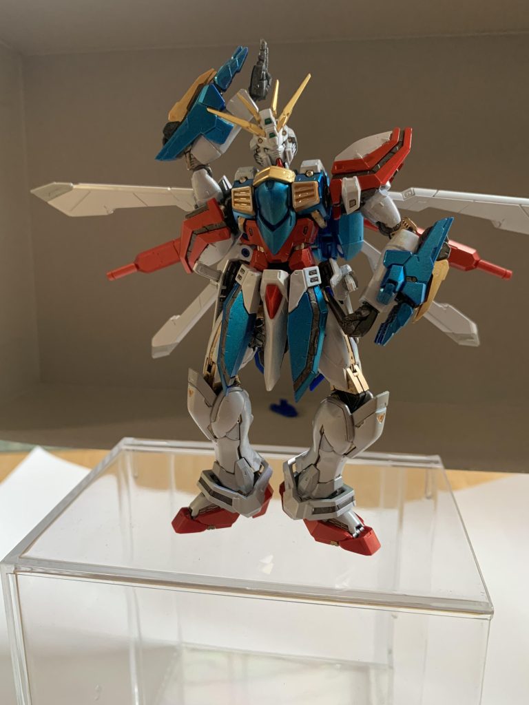 以前に作った物で、ガンダムマーカーエアブラシでのキラキラ塗装です。良く動く良く動く。