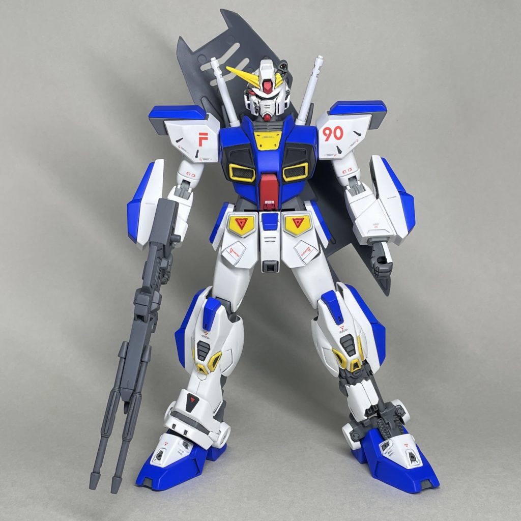 正面(シールド背負い)