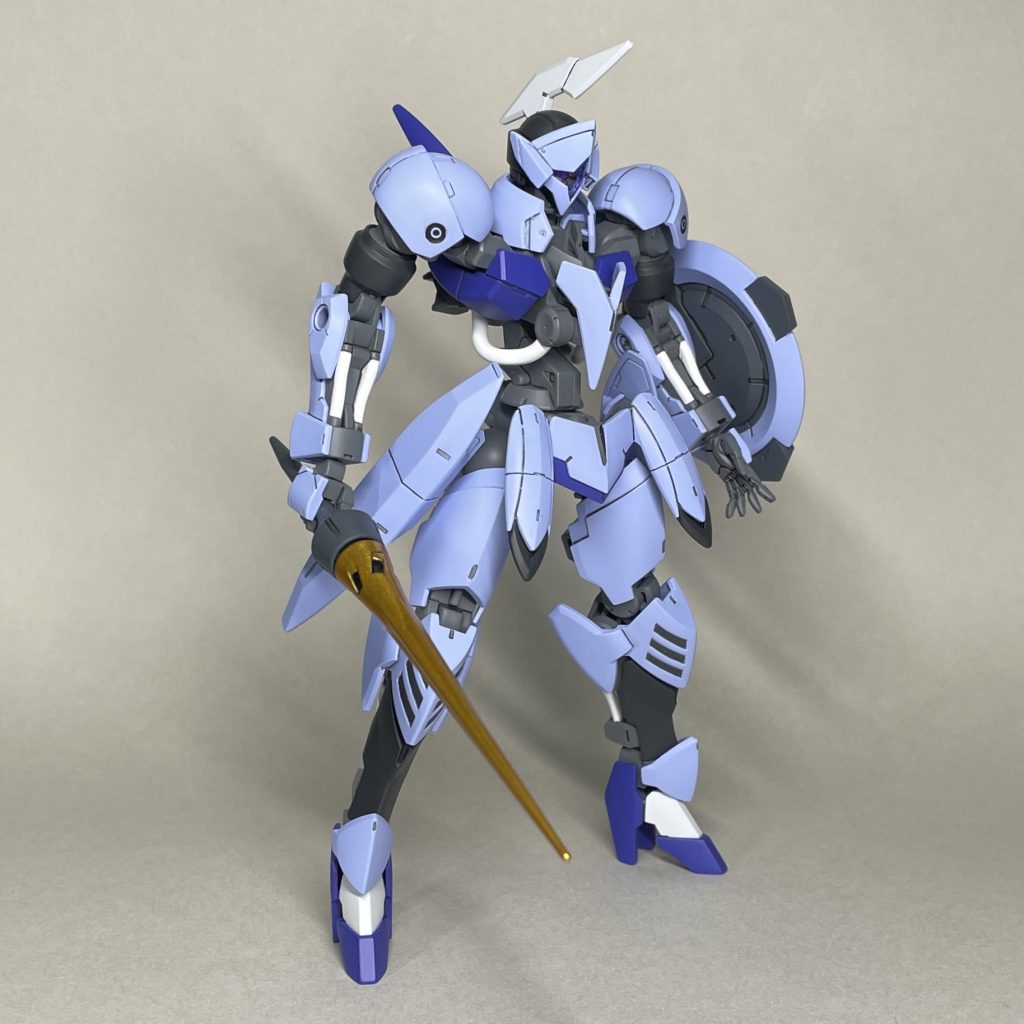 右まえ ミカエリスは頭部しか使っていませんが、それでもミカエリスにしか見えない主張の強い頭部デザインはさすがです。