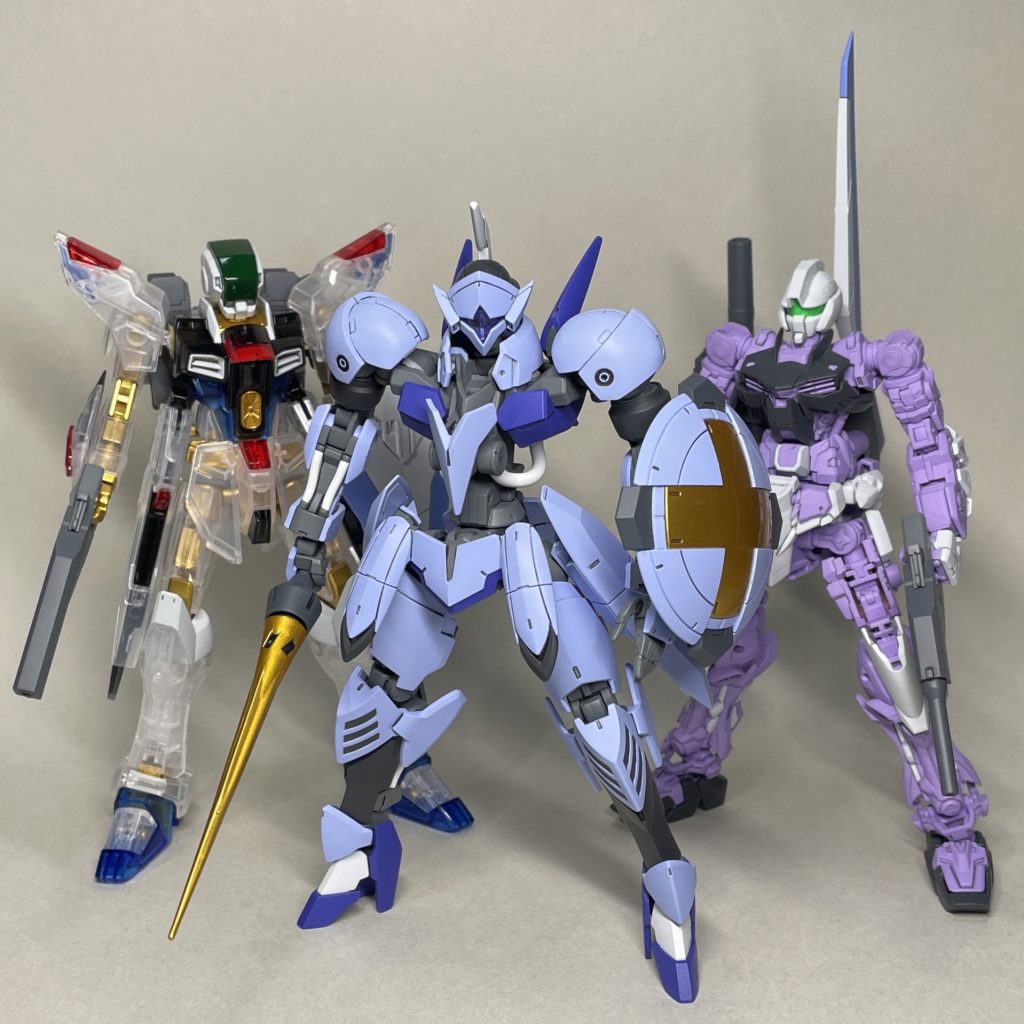 チーム「北宋の壺」新機体(妄想設定) まえ・HG ミカエリスヴァルキュリア・HGCEクリアストライクフリーダムジム(マヒル機)・RGアストレイジムwktkネイキッド ギャンに似た雰囲気の機体と、ノーザンポッドをseed関連機体2機に装備させて3体揃えました😅
