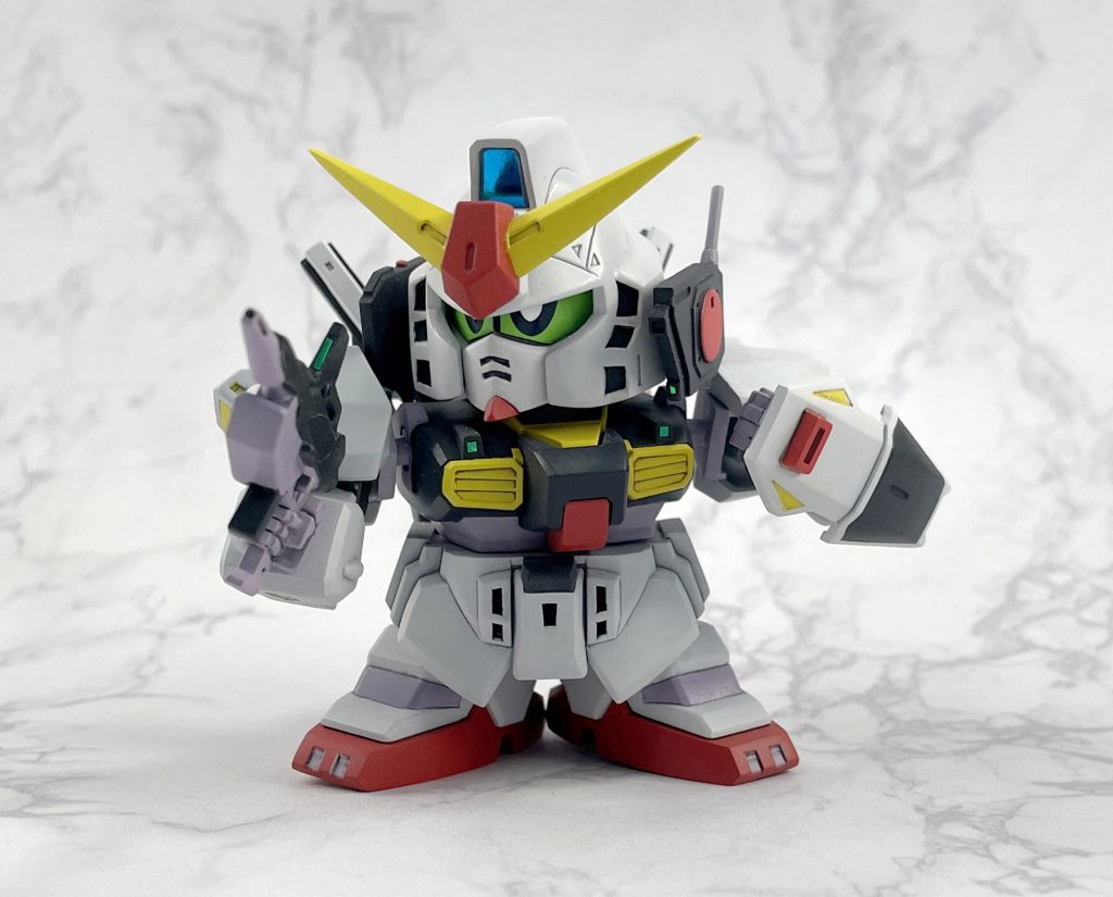 バルカンポッドつけてると可動がかなり制限されますね・・・ちなみにキットのままだとポッドの保持力が皆無なので接続にネオジム磁石を仕込んでます