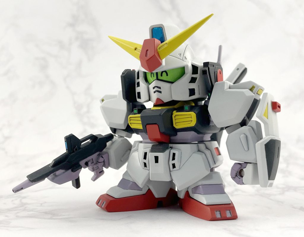 フェイス部分は下から引き抜けるようにしたので差し替えで表情を変えられます。ニコニコフェイスいいよね・・・