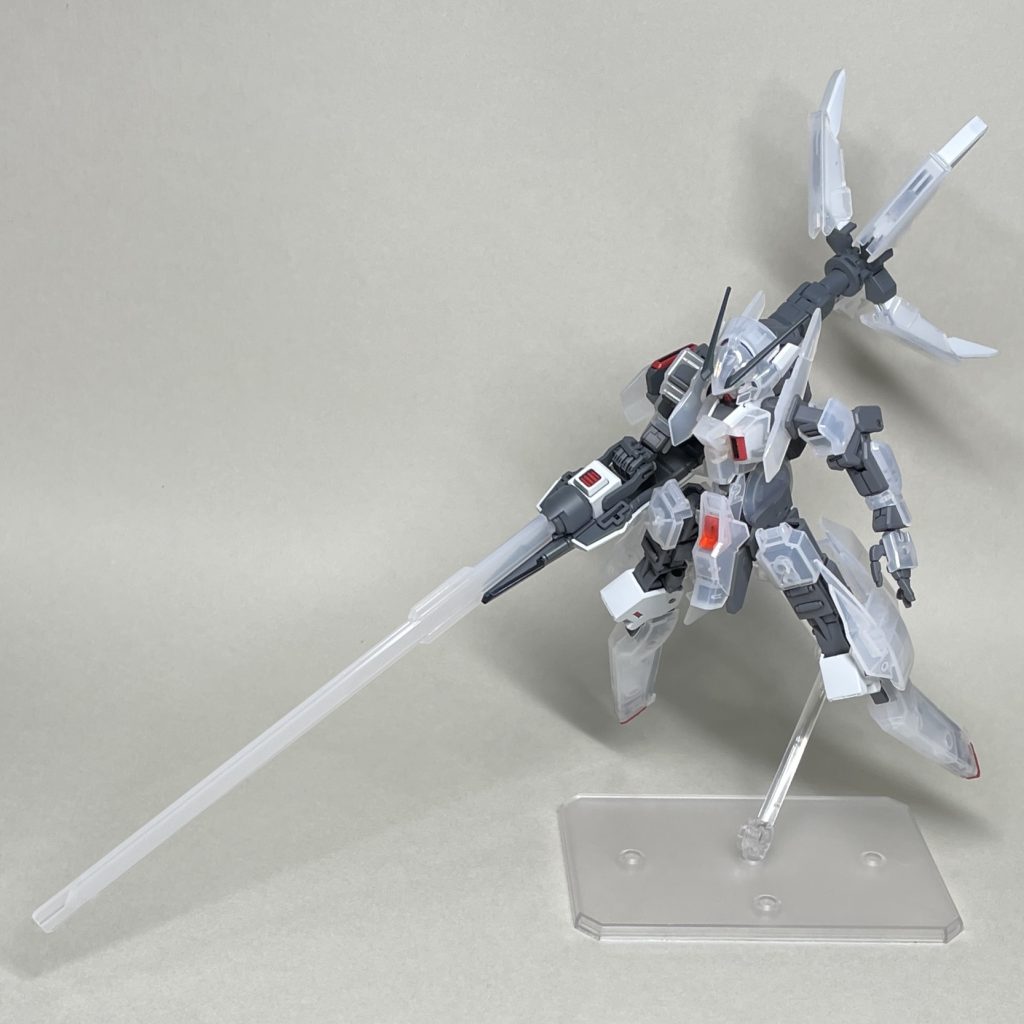 ひだりまえ ライフルに付けたスラスターは、ウーンドウォートのクロー展開時の爪を組み合わせ、ライフルとジョイントでつなぎました。