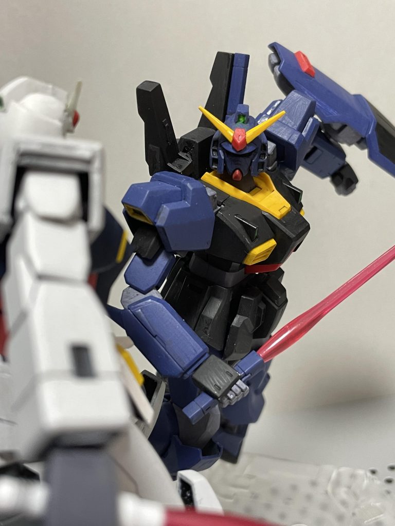 アクション。カン・ウー大尉のハーフガンダムと対決。