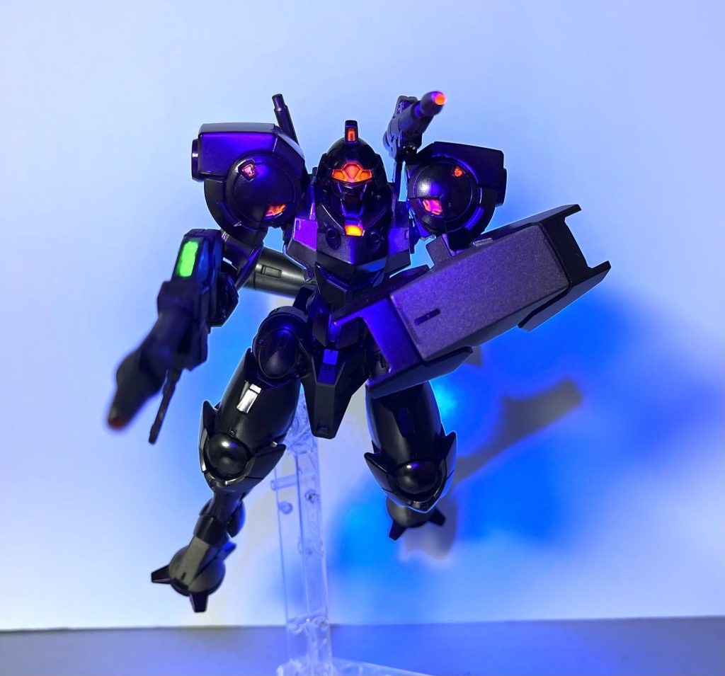 ブラックライト塗料。電飾の方が綺麗なんだけどねー。