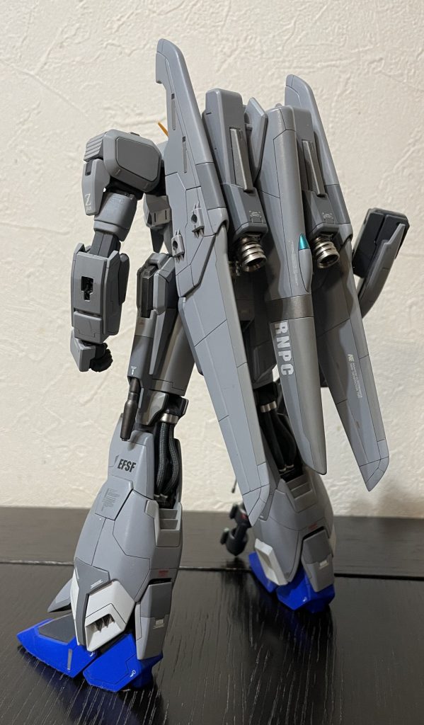 メタルバーニアは、ホームセンターで販売されている木工用の凹ネジを組み込んでます。😅テールレター〈RNPC〉のゼータプラスはレイ大尉が搭乗した機体をシェイド小尉が引き継いで搭乗したものらしいですよね。