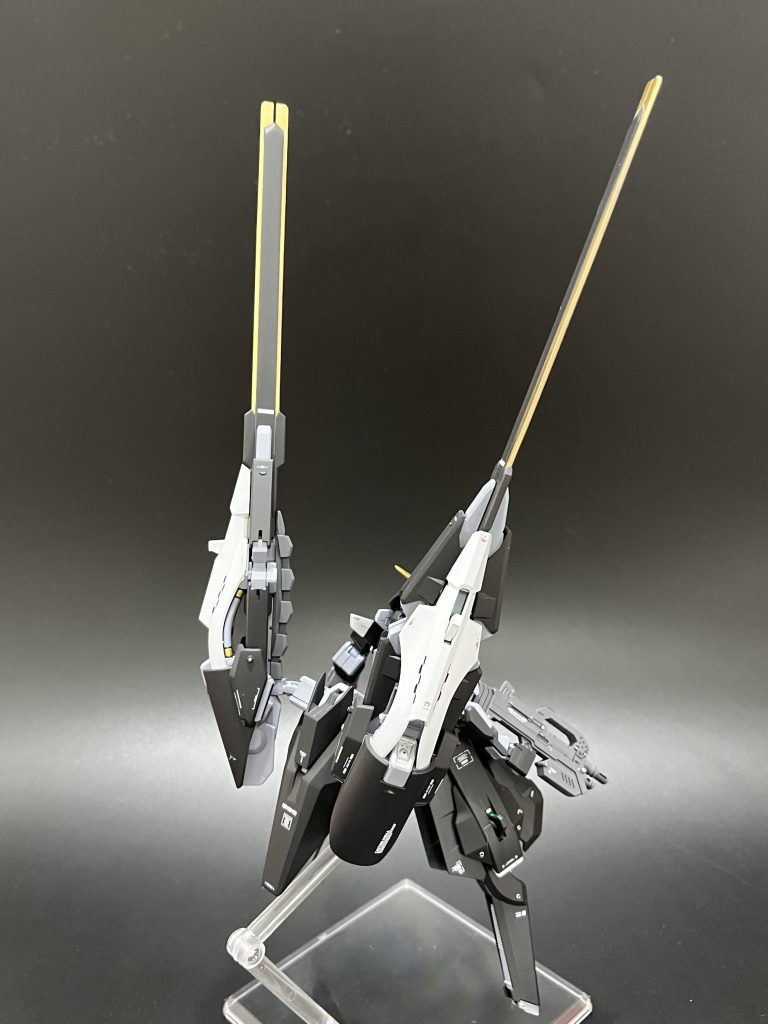 背面 ブースターシールドの存在感が半端ない