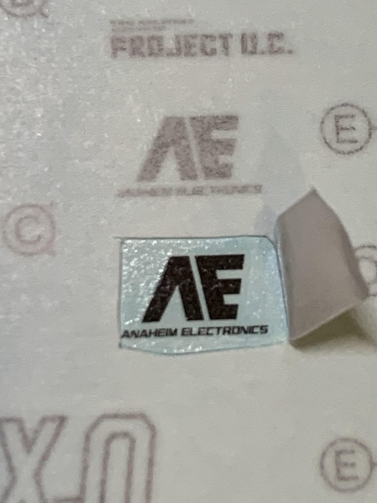 デカールはRGユニコーンガンダム用の物を流用しました。但し純正ではなく社外品です。品質には問題無いようです。