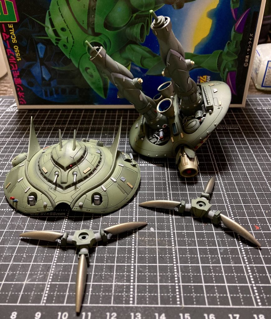 あと、あまりにも重くなってしまいましたので、爪を大きくしました。これで自立可能となりました(^^)/