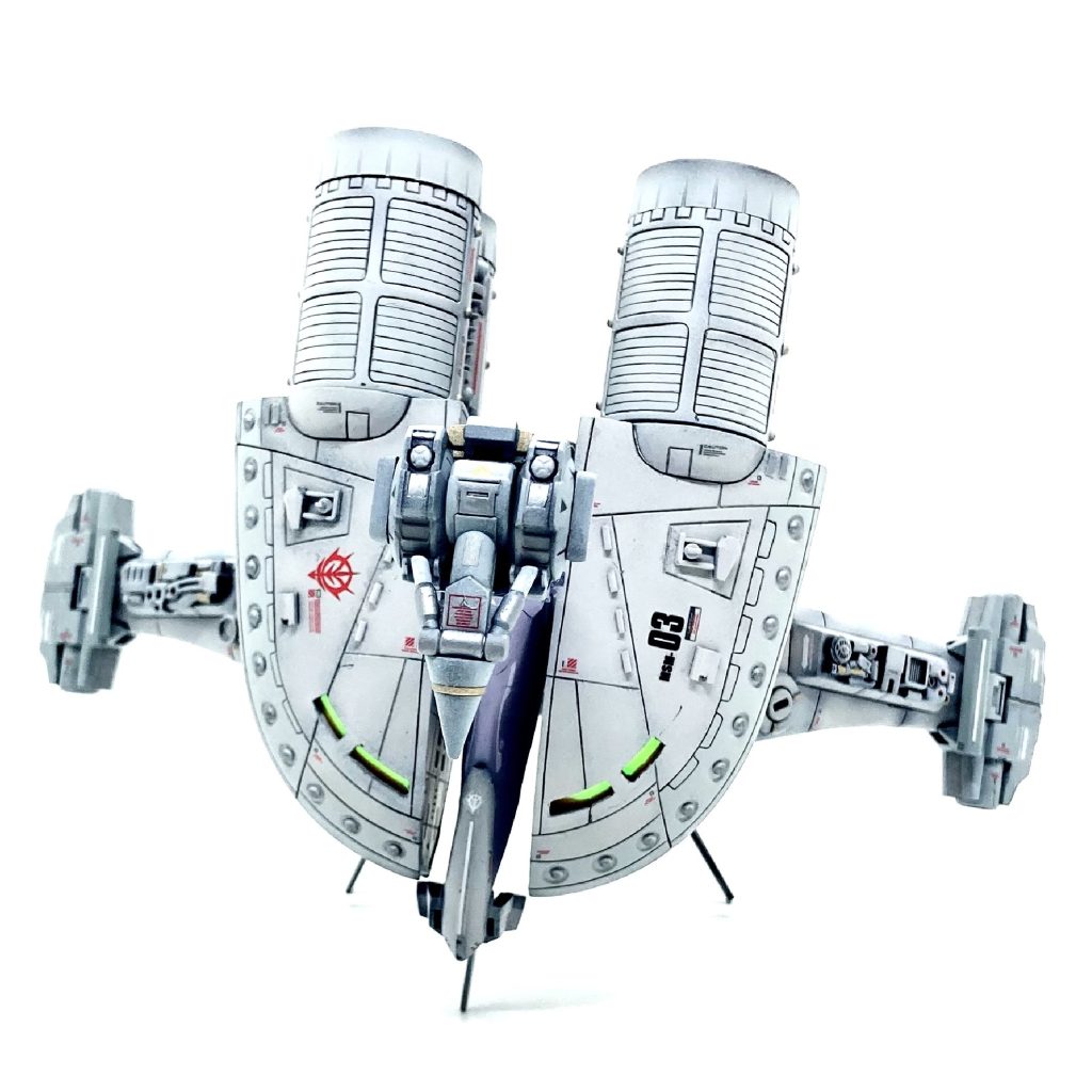 コックピット窓はくり抜いて内側から蛍光シール貼り付け→レジン液で硬化させてます。後方ブースターに一部スジボリ。