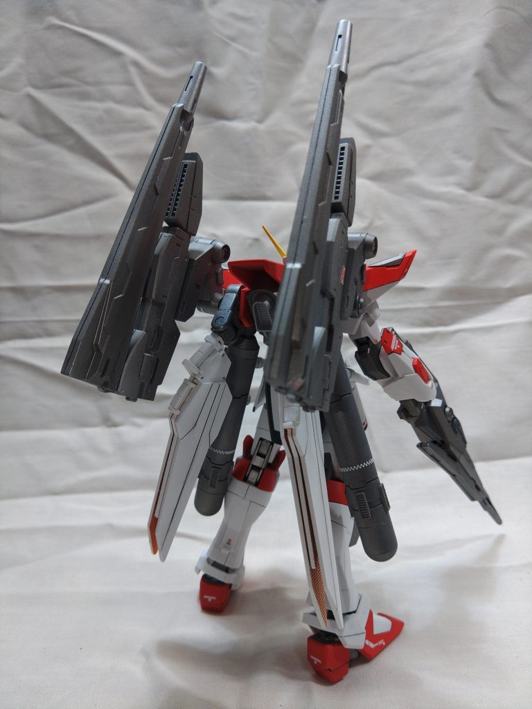 何の変哲も無いバックショットです。射手座、から連想されるのは大体の人は『弓矢』『ケンタウロス』なのでは無いでしょうか。自分も初めは、『狙撃形態時には四脚型になり、ボウガン状の狙撃武器』を持った機体にしようと思っていましたが、諸事情があって現在の形に収まりました。