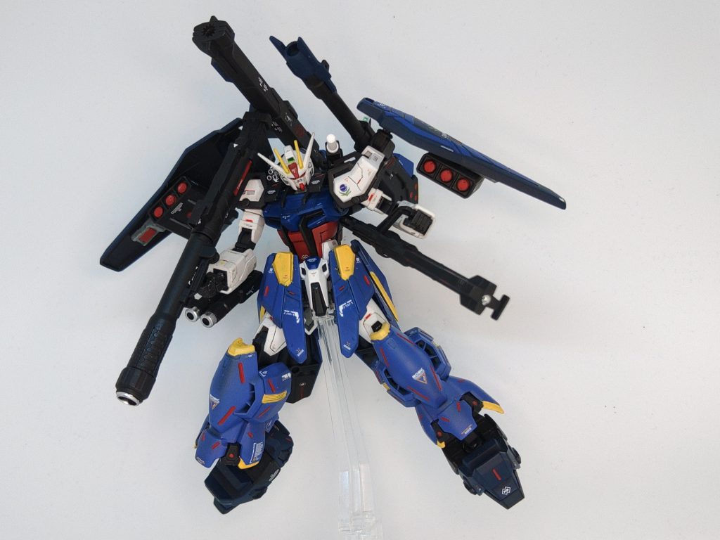 下半身が大型化した為、SEED撃ちみたいなポーズは出来ないのでポージングが少し悩みどころ