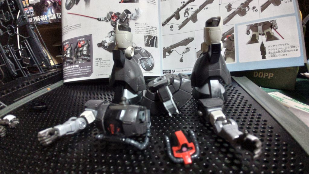 丁寧に素組み。基本カラーも好きだから、も1体欲しいな。