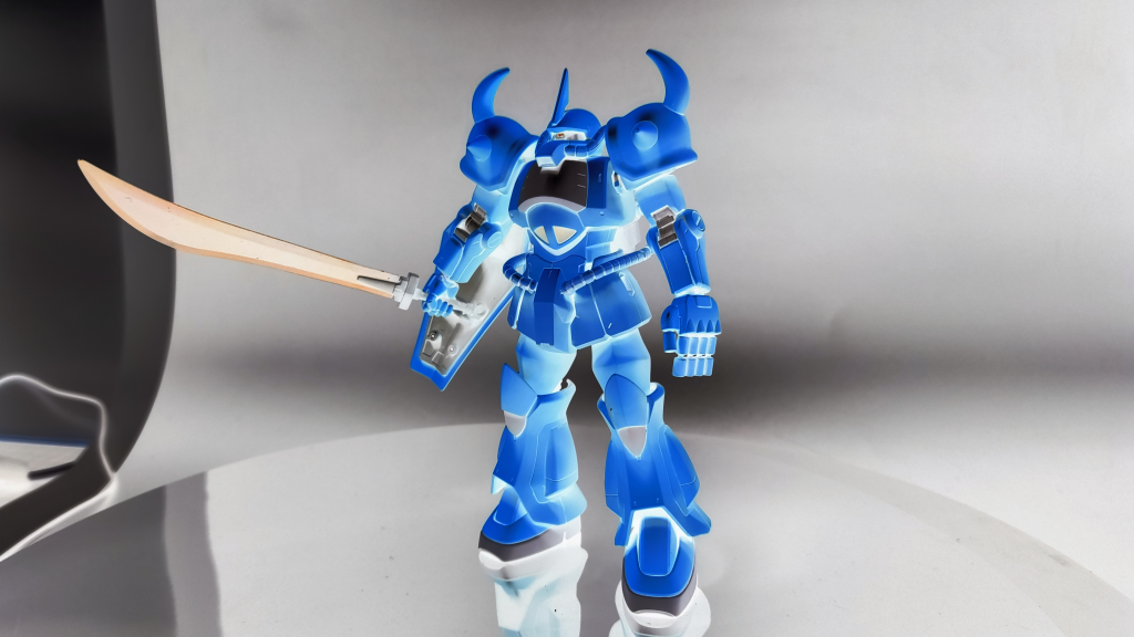 最大の特徴は、ネガポジすることで通常のグフになりますネガポジ、通常どっちも映えるように色調整頑張りました