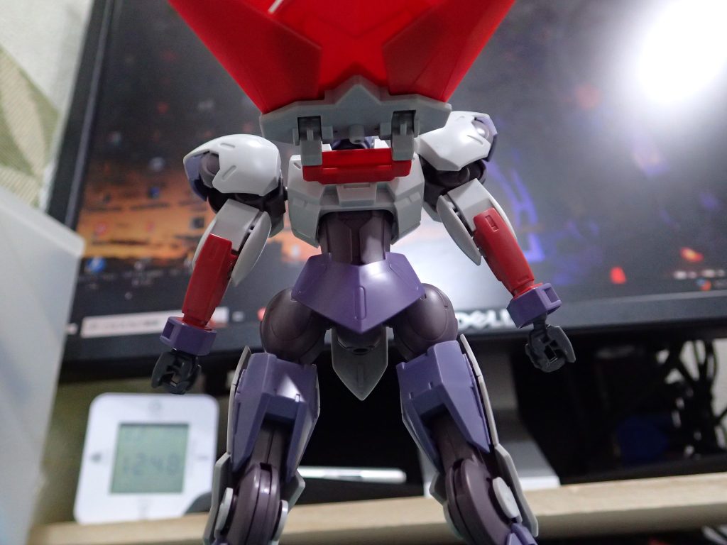 塗装前、後ろから。ジャスティスナイトのマントを流用しています。