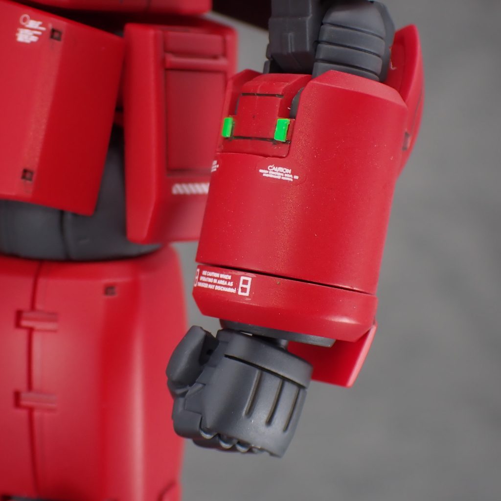 ここはプラ棒平をカットして蛍光塗料グリーンで塗装して貼り付け