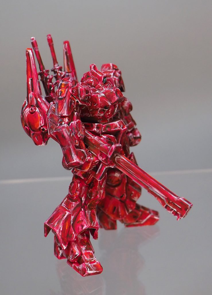 一応、可動部分は動かす事が出来るのですがクレイバズーカは本体側と接触しやすくて塗装が剥げるので動かす際には注意が必要です。