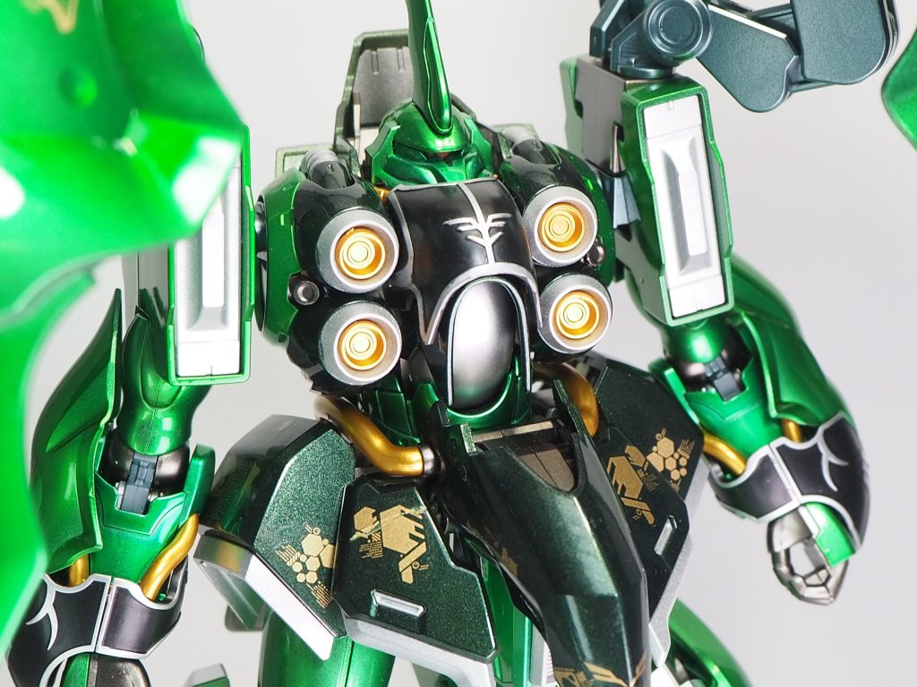 スカートは深緑を意識しています！