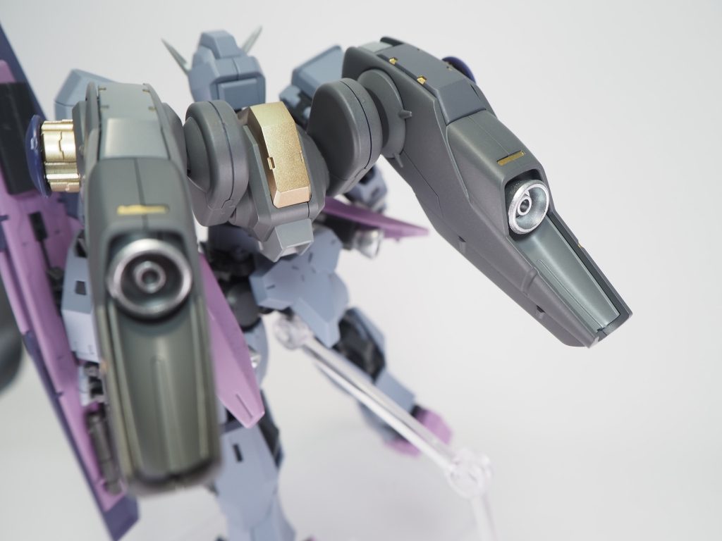 フライトユニットはダークグレーとゴールドで配色しました！