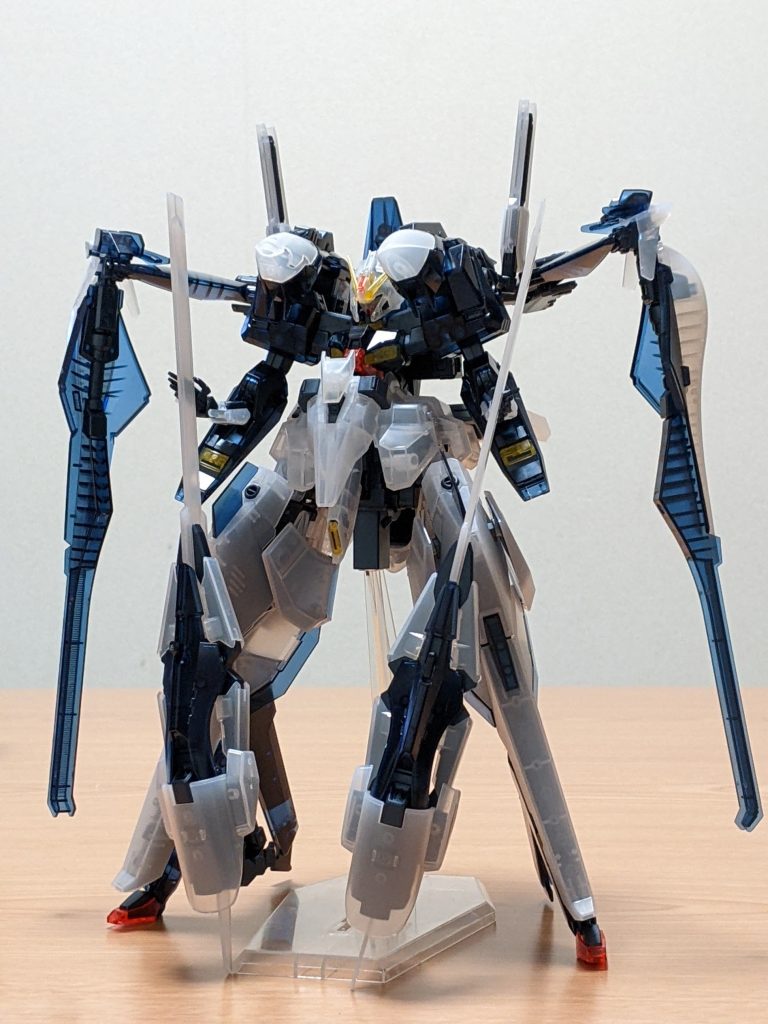 通常版のキットが欲しかったのですが見つからず、イベント限定のクリアバージョンを現地で購入しました。