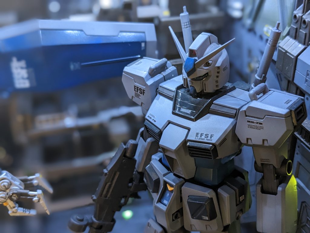 センチネルのイメージとは異なる無骨なプロポーションですが、これはこれで格好良いです。個人的にはトリコロールカラーよりもグレーの方が似合うような気がします。