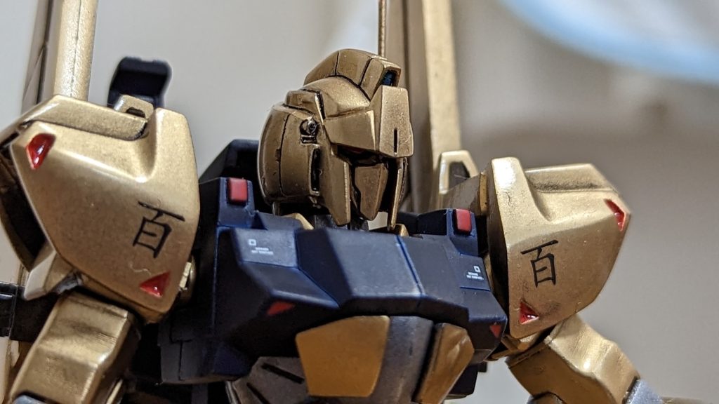 アンテナ追加、エアリアルの赤いアイステッカーを貼ったのですが見えないですね…