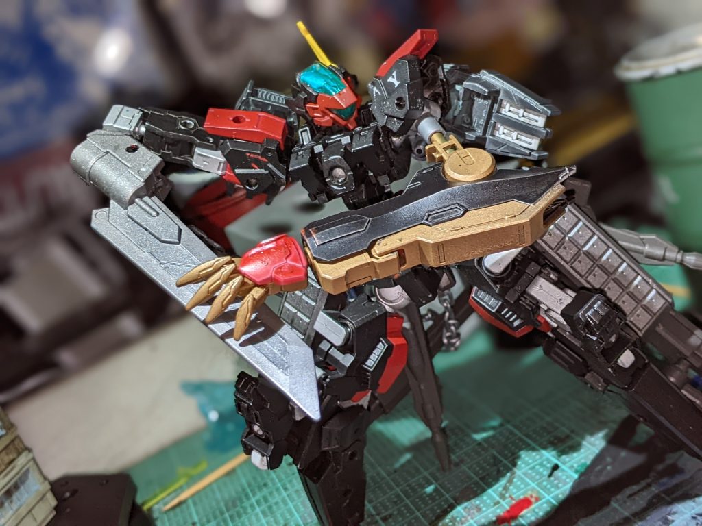 正直これやりたかったから作りましたね。(笑)ソードを鷲掴みするように剃る感じが好き過ぎる。