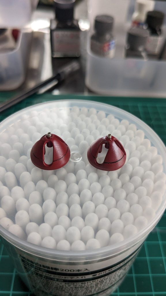 メガ粒子砲部分にもメタルパーツを追加。以前購入していたガンダ厶用バルカンのメタルパーツを流用してみました。