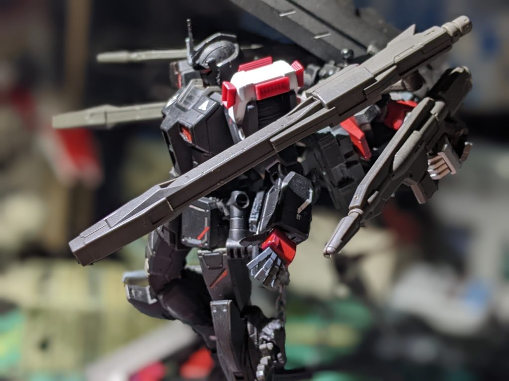 上半身なのでサブアームとして使える元サーヴァントの腕に加えてレールガンも使用可能。