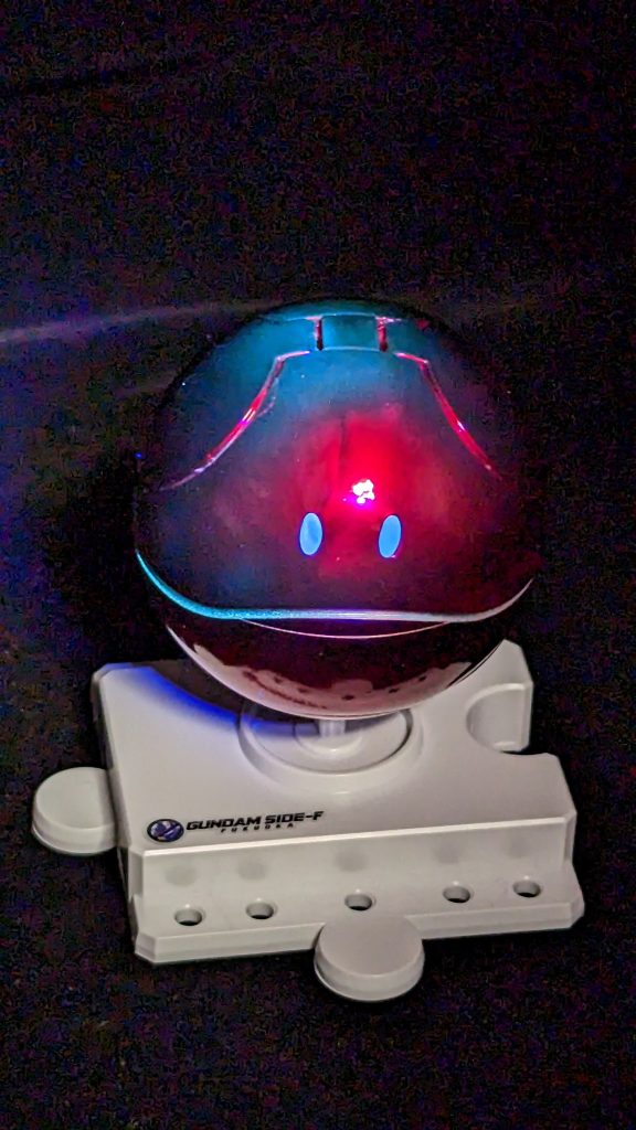 2層目に蛍光塗料を塗布してみましたが、ほぼ光らないです。