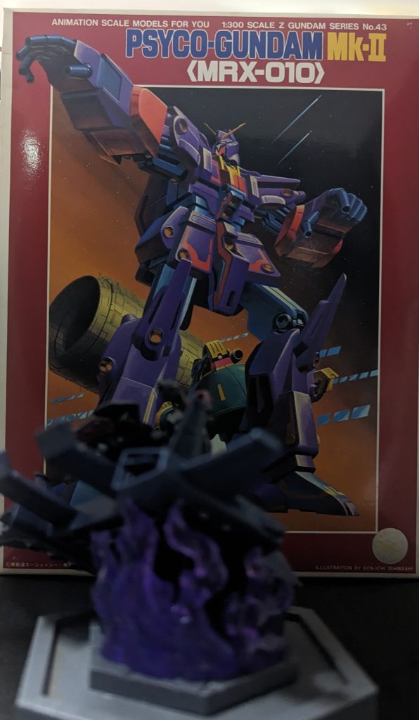 相方というべきサイコガンダムmk-Ⅱも買って並べようと思っていたのですが手に入れたのが赤バンダイ印どころか金属チューブ入りの接着剤が入ったかなり年代物だったので開けるのに躊躇して結局作ってません…。