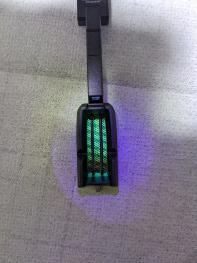 組み合わせるとこんな感じ。フレームパーツにも背面から蛍光グリーンを吹き付けてあるので、ブラックライトを当てると発光してる雰囲気が出せたかなと思います