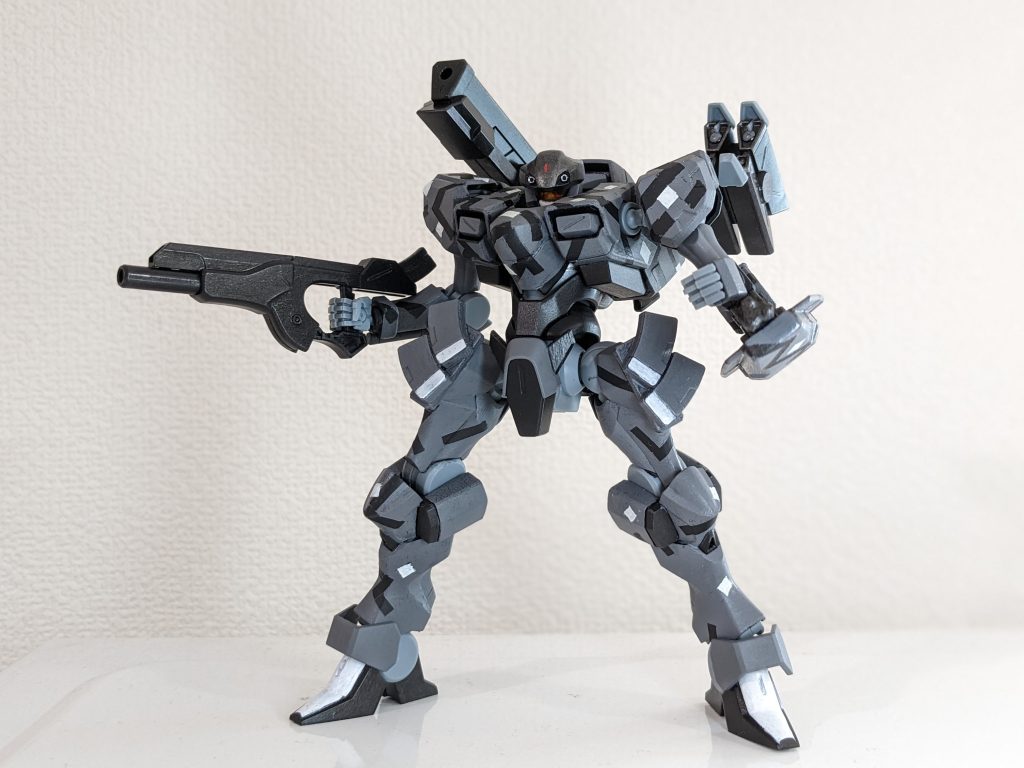 オレンジのバイザーが映えるような配色にしましたが結構狙い通りになったのではないでしょうか。