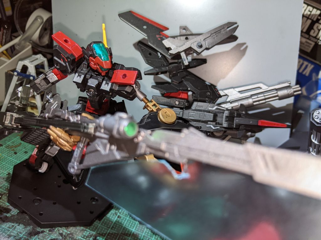 「ウィングは主砲と雑魚の処理だ!任せたぜ!」