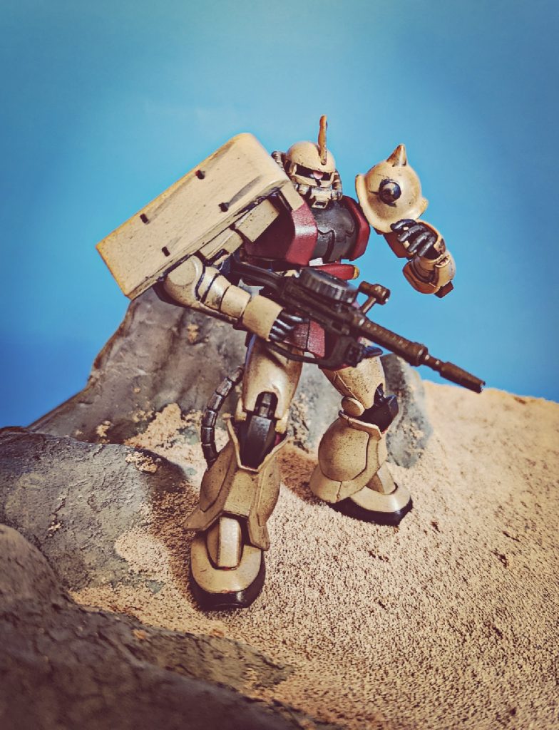 重力の底を動く機械　ザクⅡ–2枚目/制作者：kgym0