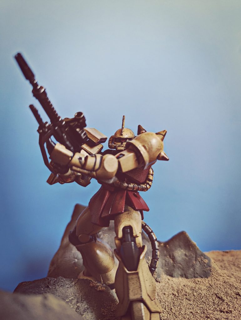 重力の底を動く機械　ザクⅡ–3枚目/制作者：kgym0