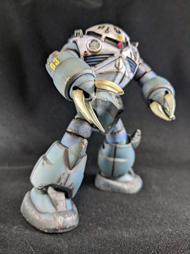 傷だらけ爪も欠けてます…弟の宿命ですね(⁠-⁠_⁠-⁠;⁠)⁠・⁠・⁠・