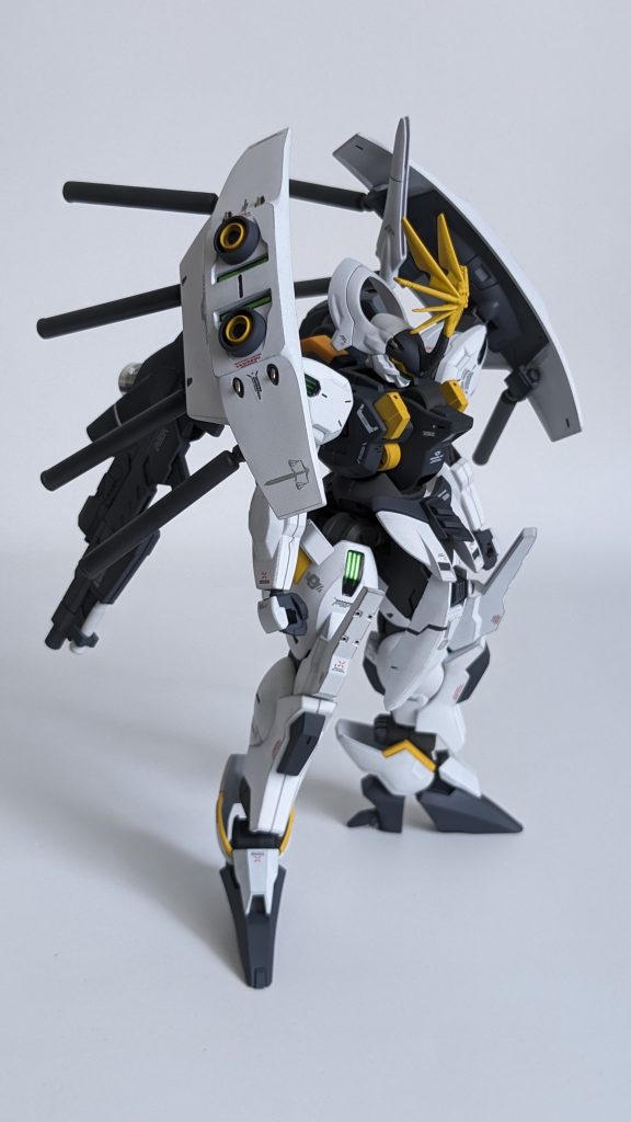 色々と経験し成長したグエルぱいせん。ホルダー、希望、目的を新たに手にし、ジェターク社CEOへと就任したグエル。眠れる獅子が、再び目覚める!!ってことでカラーリングはホルダーのパイロットスーツを参考にしています。