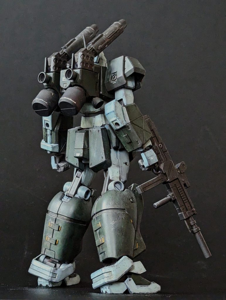 外装を被せるだけだと、バランスが良くなかっので、各所延長短縮を行い整えました。さらに、少しディテール追加を行い情報量UP!