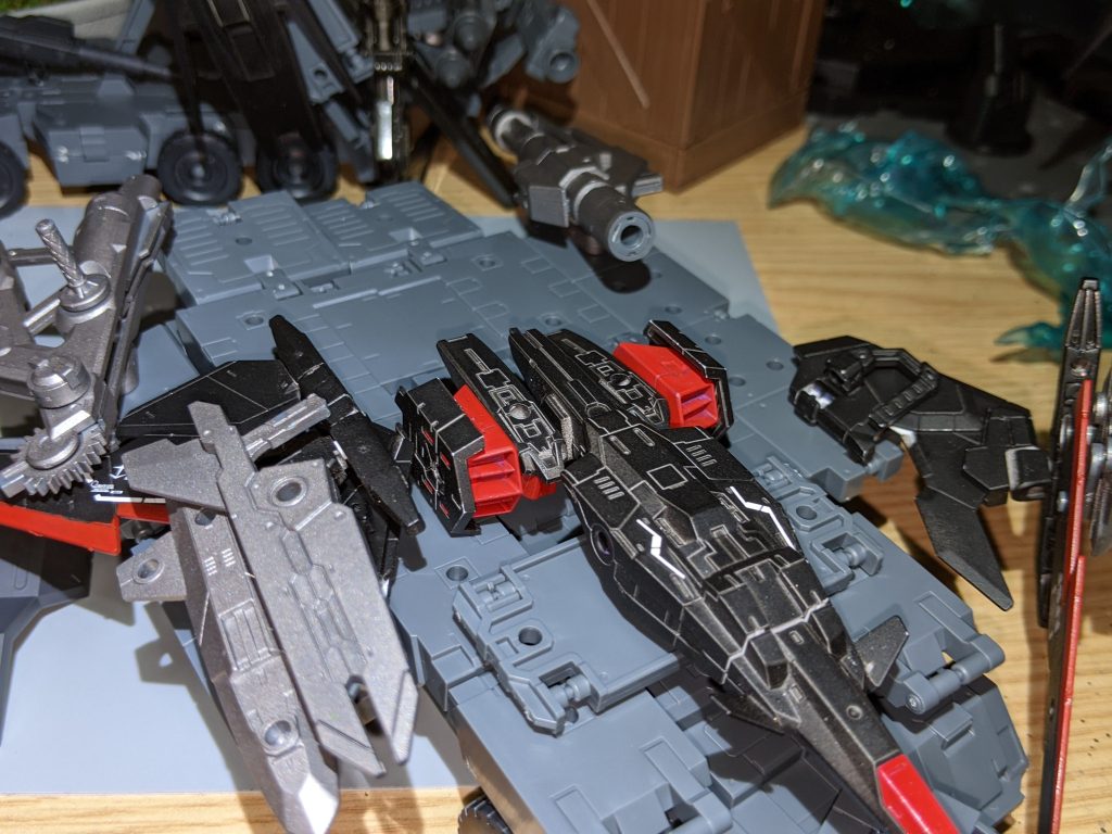 ガシャガシャ動いて…