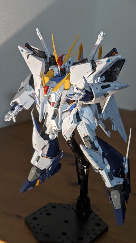 マニピュレータ先端にプラバンで作った爪を貼付け