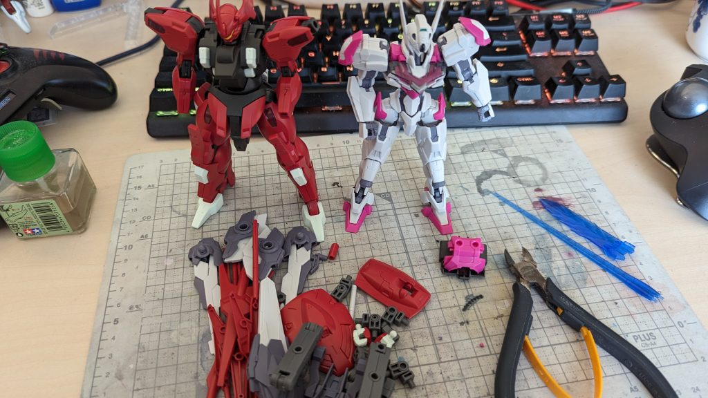 ダリルバルデ本体と、ちょうど彷徨いてたルブリス君のバックパックをパクるところからスタート。